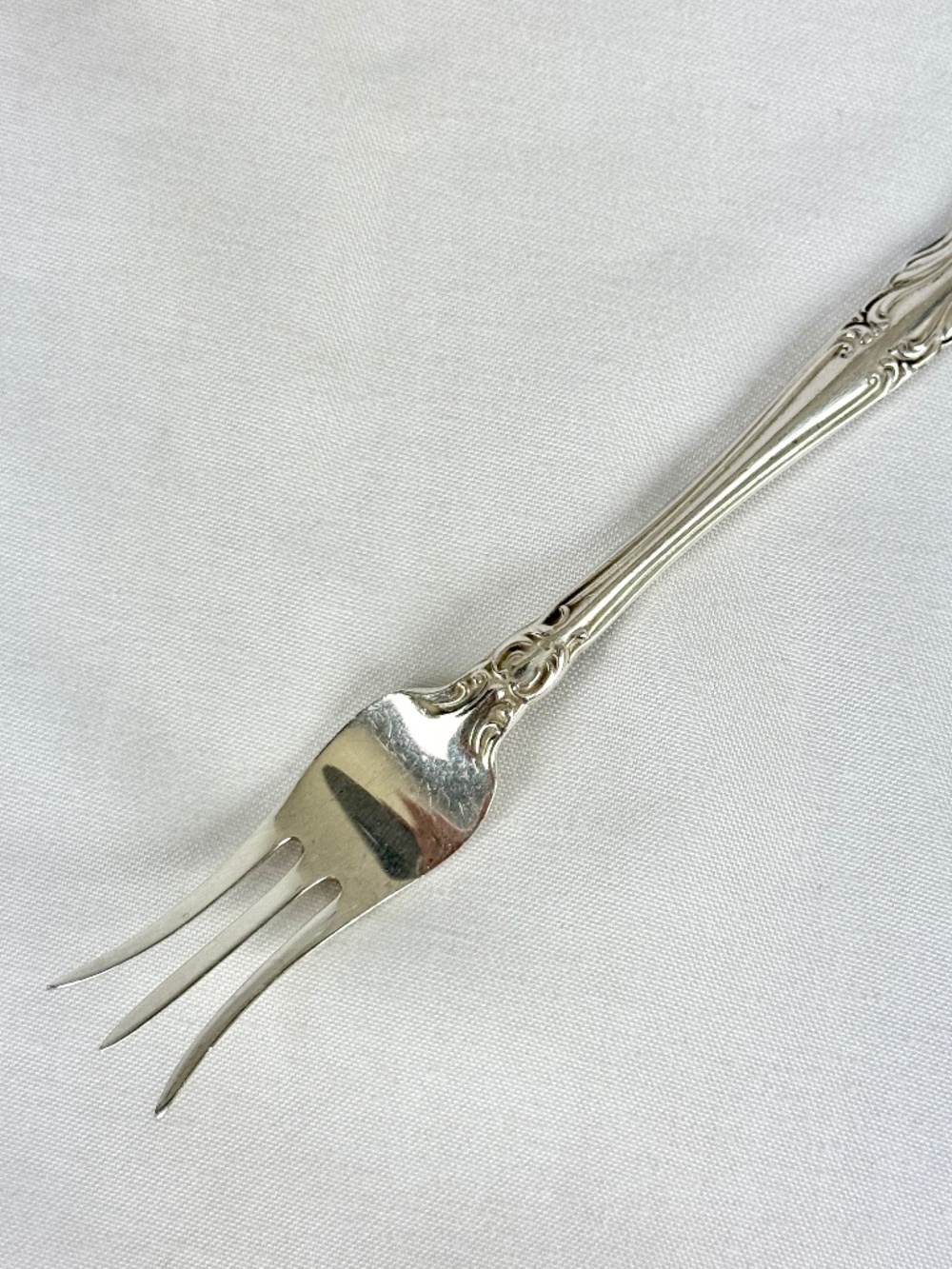 Vintage 1951 Manchester Sterling Silver Amaryllis Lemon Strawberry Fork 4.5 in